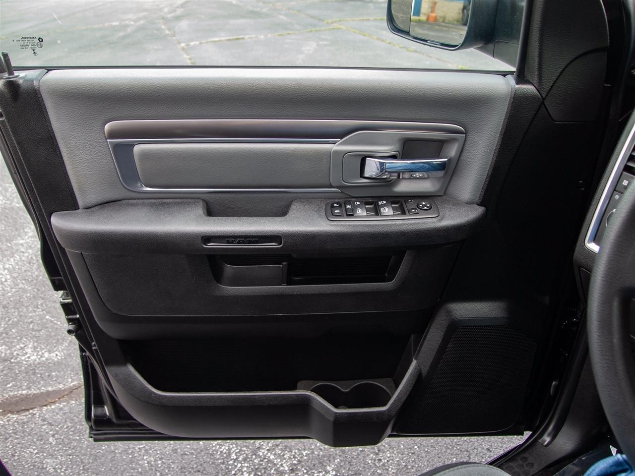 RAM 1500 Classic SLT 4x2 Crew Cab 5'7" Box 2023