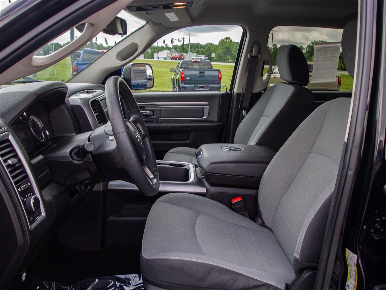 RAM 1500 Classic SLT 4x2 Crew Cab 5'7" Box 2023