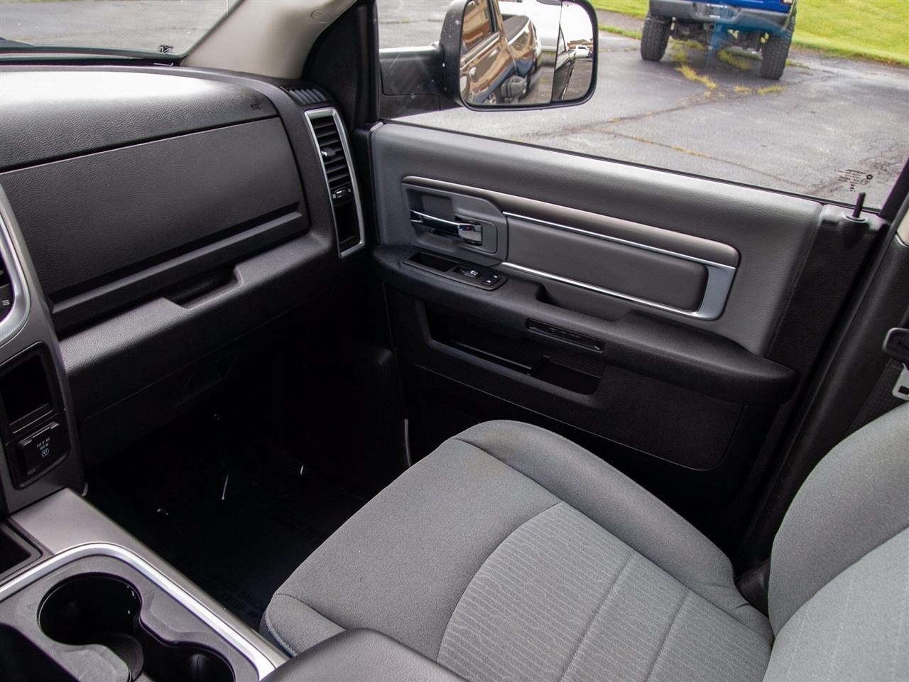 RAM 1500 Classic SLT 4x2 Crew Cab 5'7" Box 2023