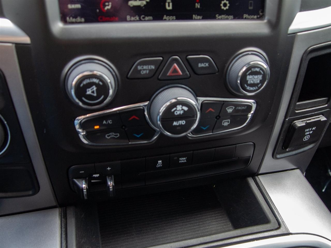 RAM 1500 Classic SLT 4x2 Crew Cab 5'7" Box 2023