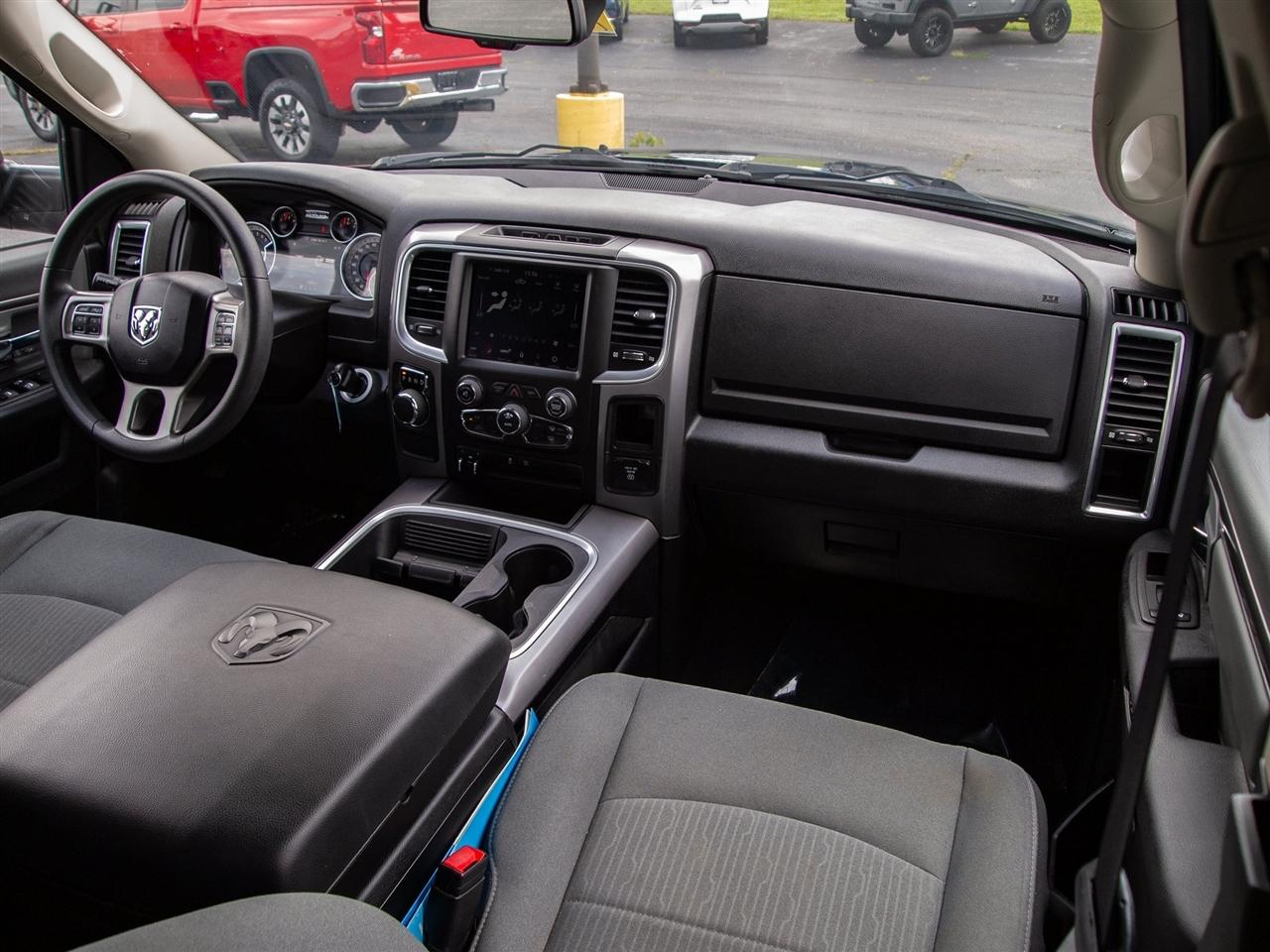 RAM 1500 Classic SLT 4x2 Crew Cab 5'7" Box 2023