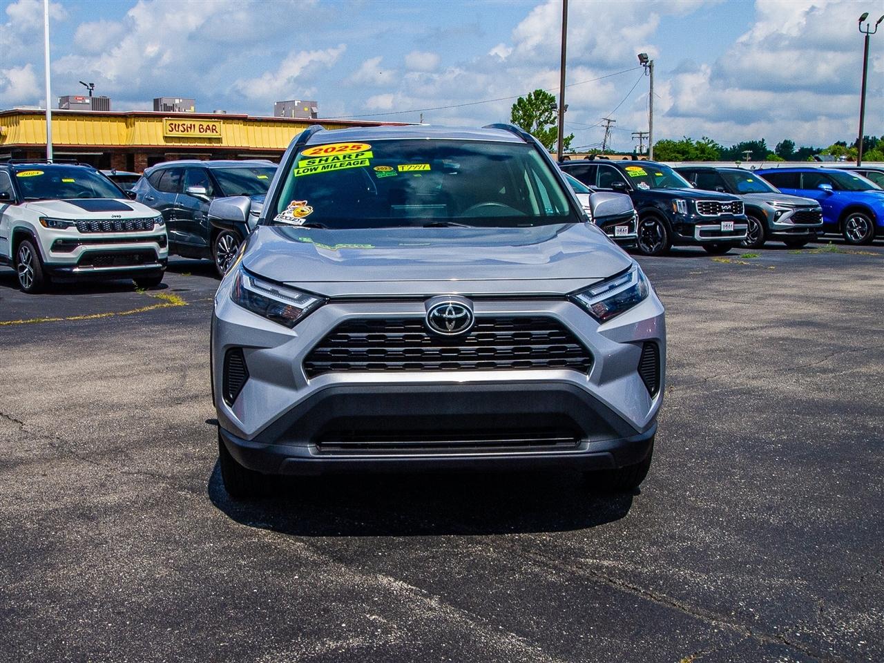 Toyota RAV4 XLE AWD (Natl) 2025