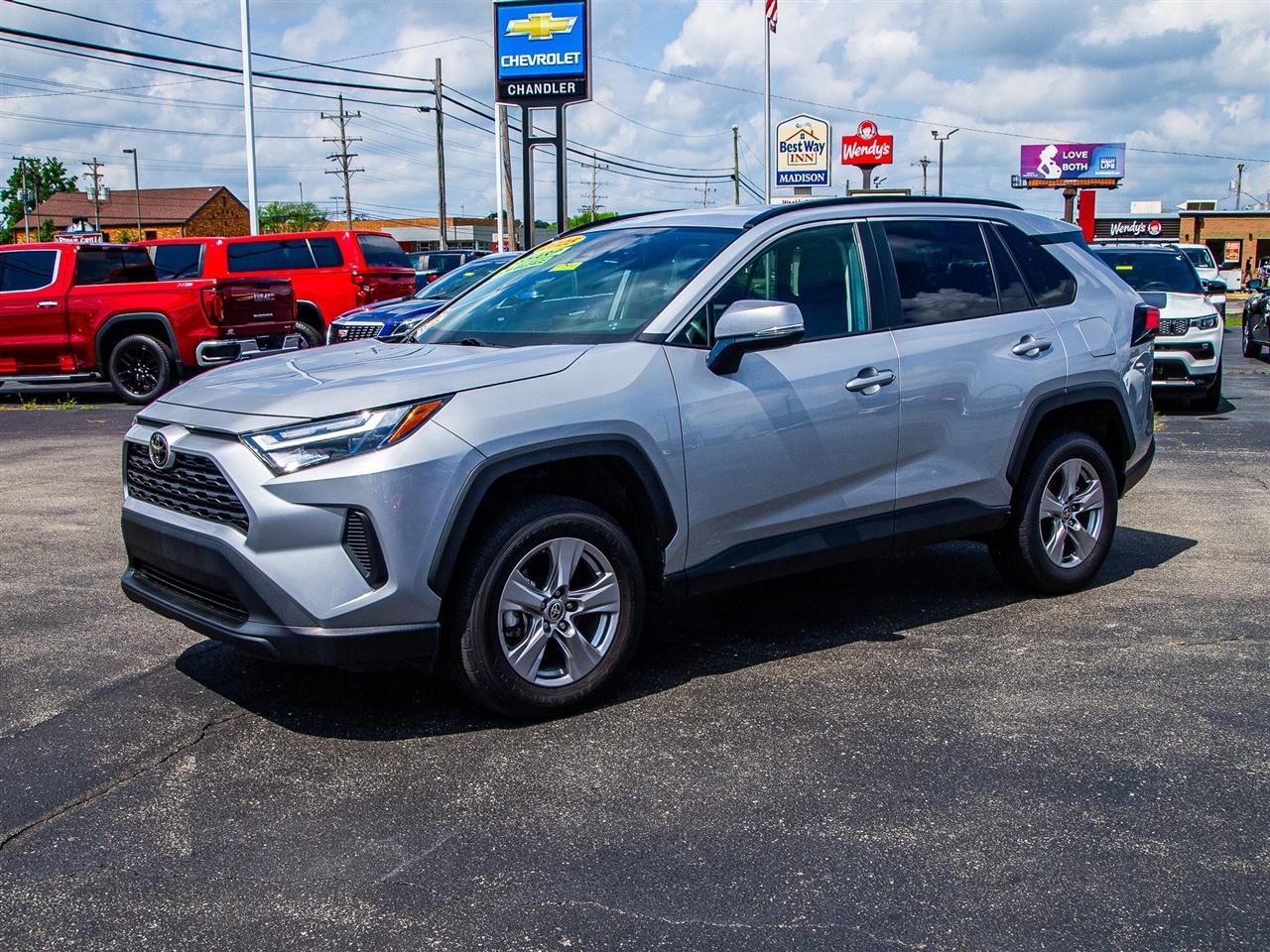 Toyota RAV4 XLE AWD (Natl) 2025