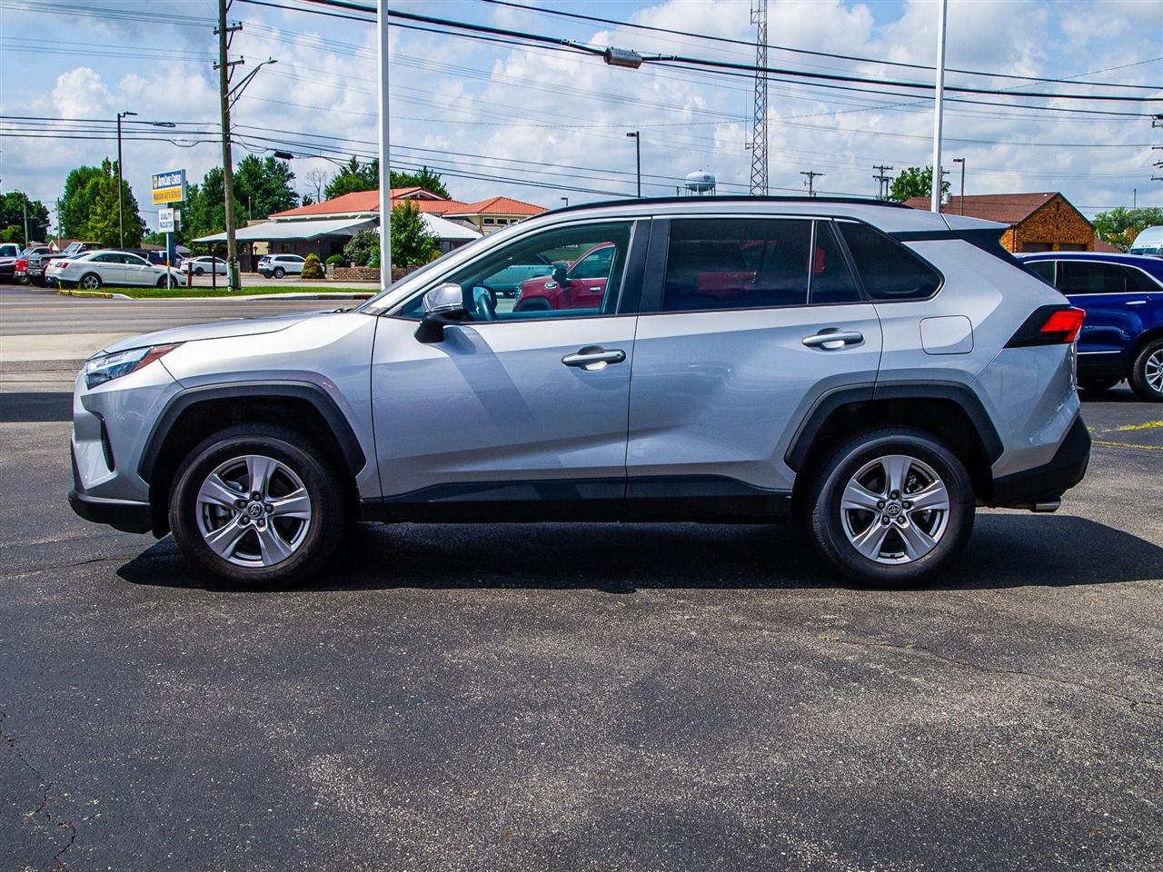 Toyota RAV4 XLE AWD (Natl) 2025