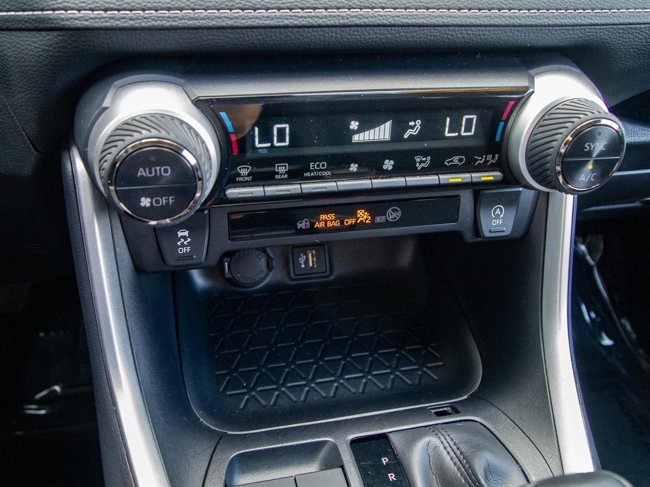 Toyota RAV4 XLE AWD (Natl) 2025