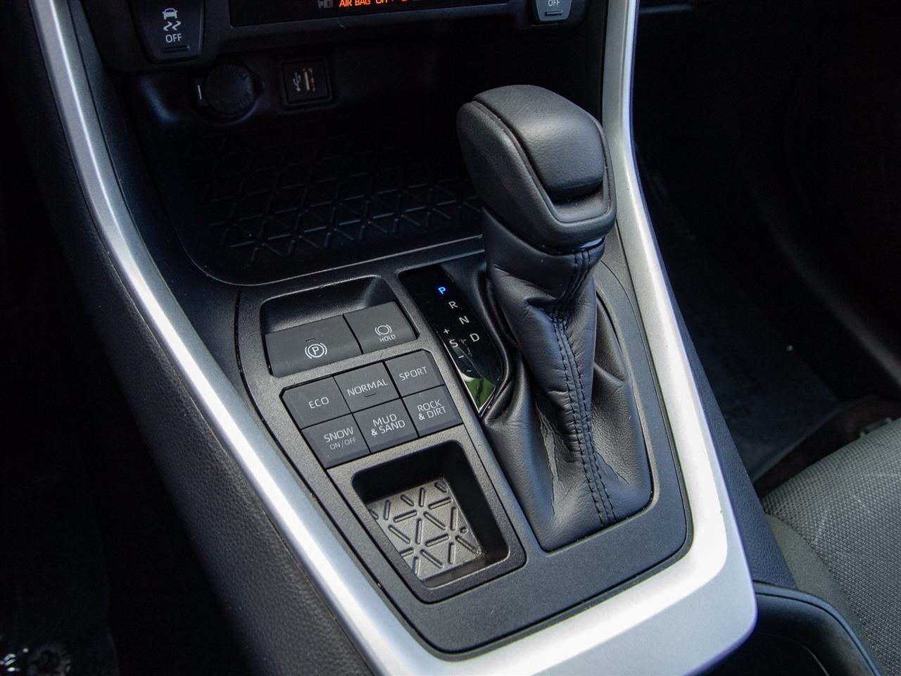 Toyota RAV4 XLE AWD (Natl) 2025