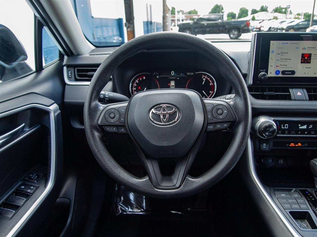 Toyota RAV4 XLE AWD (Natl) 2025