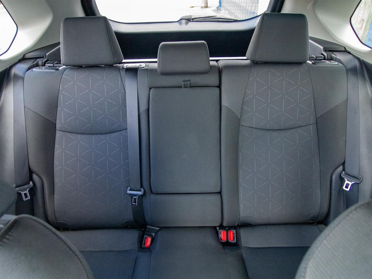 Toyota RAV4 XLE AWD (Natl) 2025