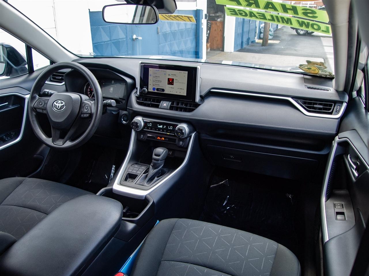 Toyota RAV4 XLE AWD (Natl) 2025