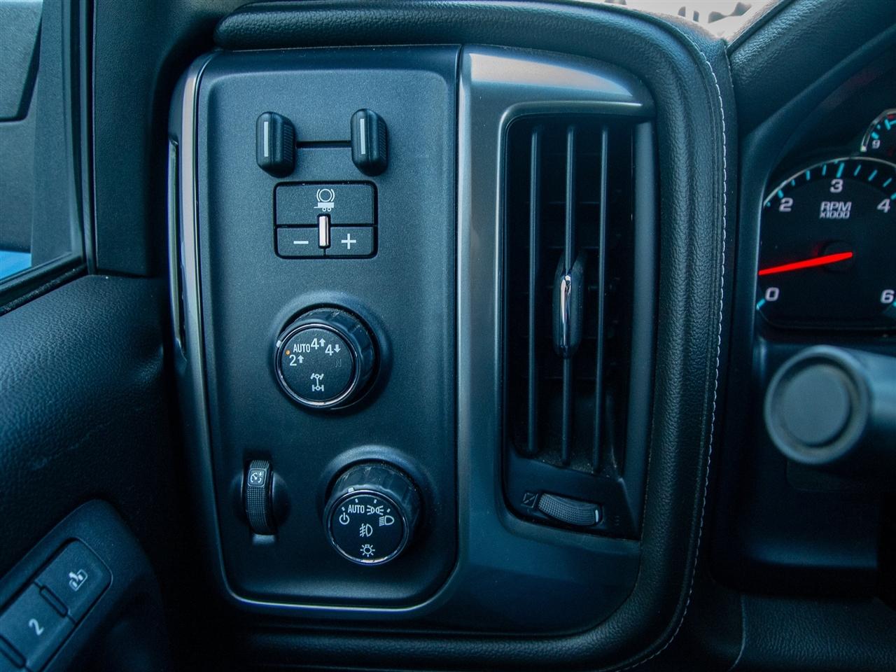 Chevrolet Silverado 1500 4WD Crew Cab 143.5" LTZ w/1LZ 2018