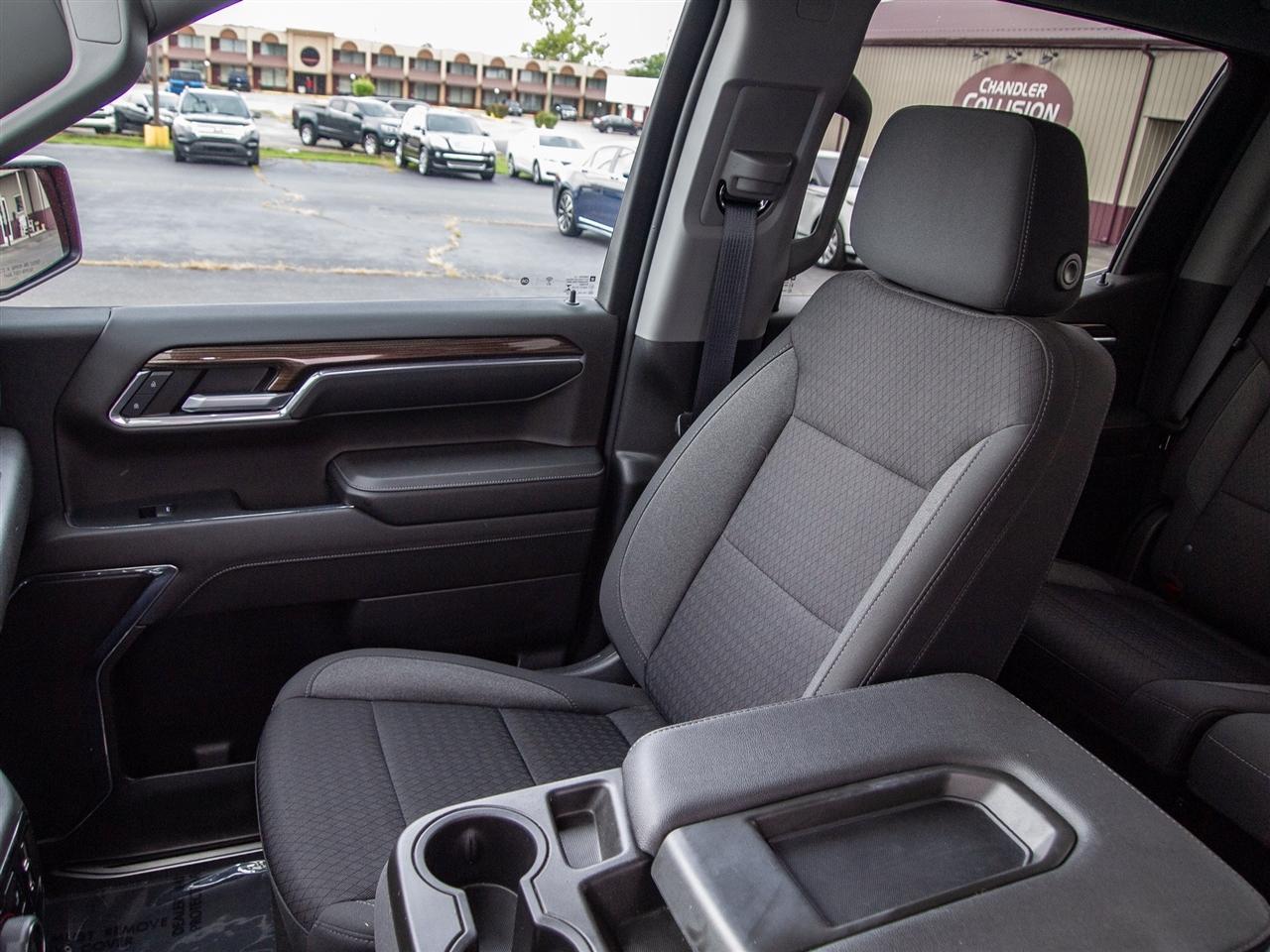 Chevrolet Silverado 1500 4WD Crew Cab 147" LT w/2FL 2023