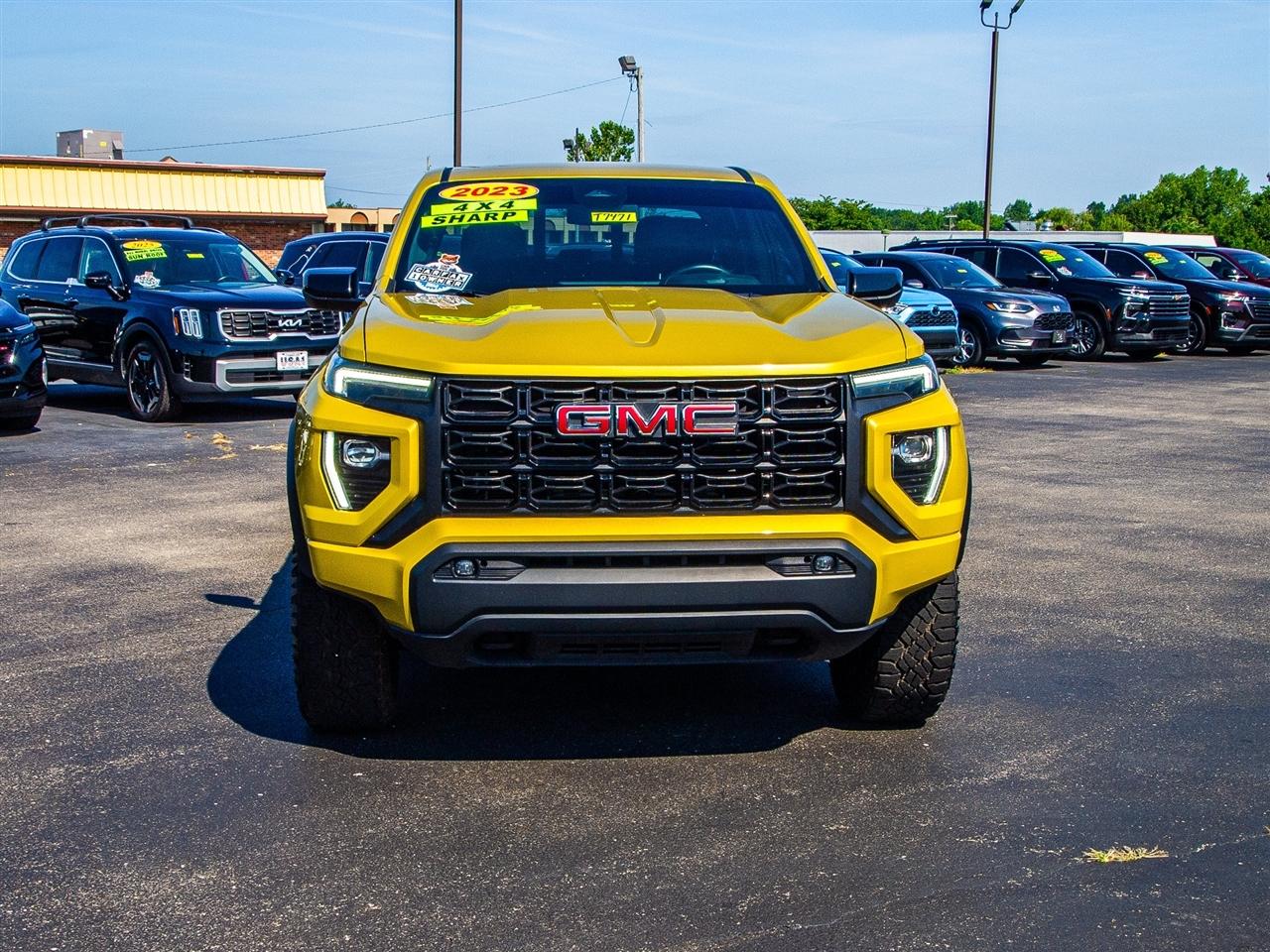 GMC Canyon 4WD Crew Cab Elevation 2023