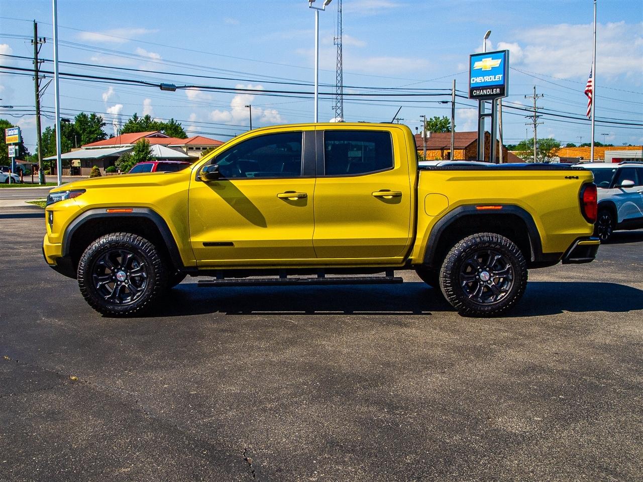 GMC Canyon 4WD Crew Cab Elevation 2023