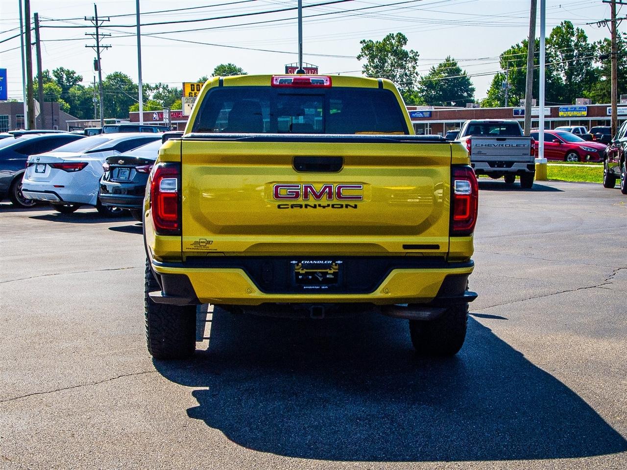 GMC Canyon 4WD Crew Cab Elevation 2023