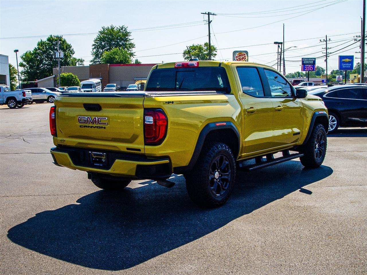 GMC Canyon 4WD Crew Cab Elevation 2023