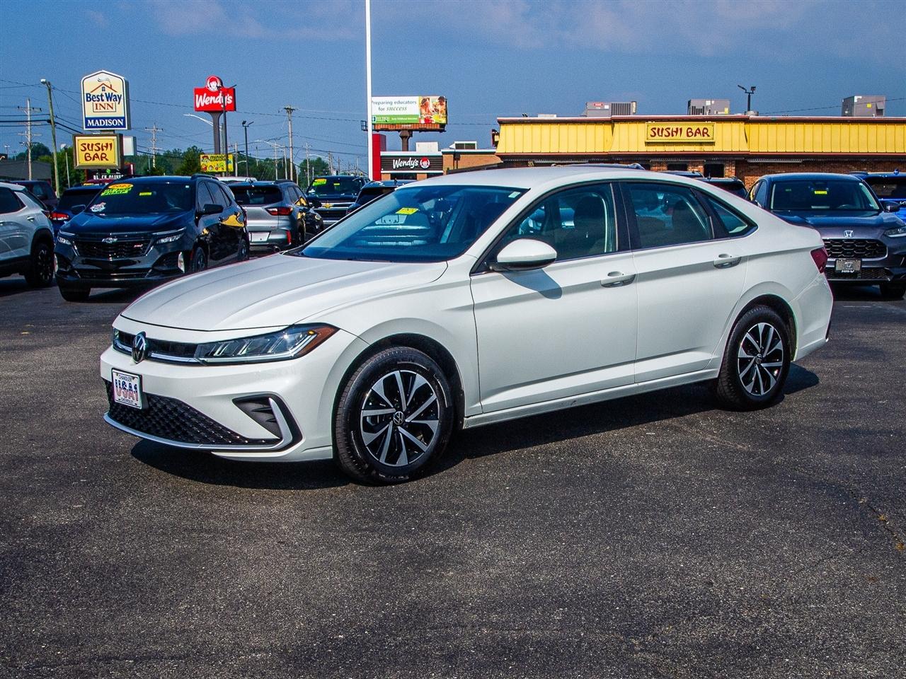 Volkswagen Jetta S Auto 2025