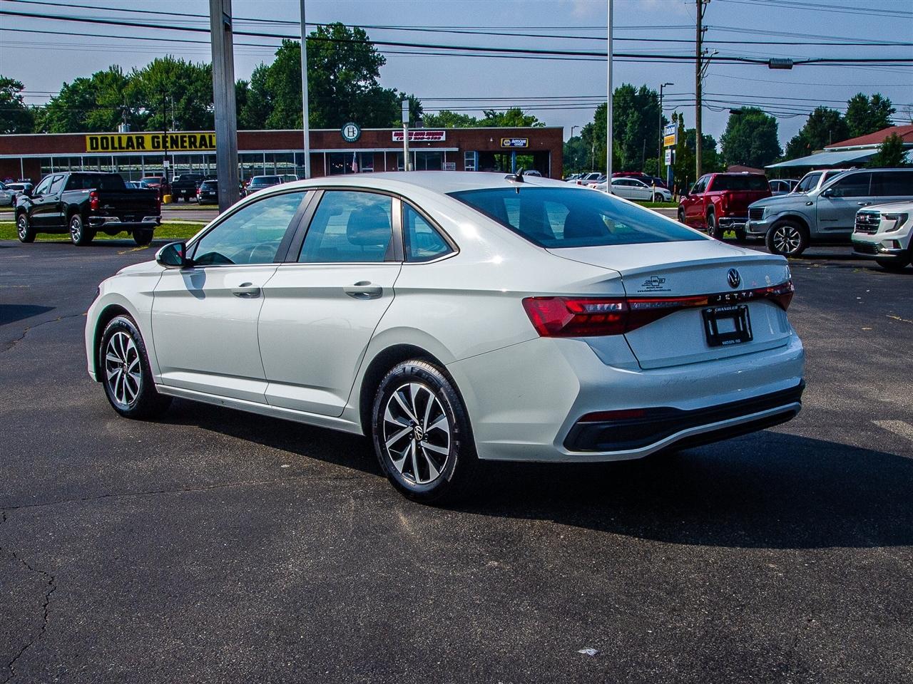 Volkswagen Jetta S Auto 2025