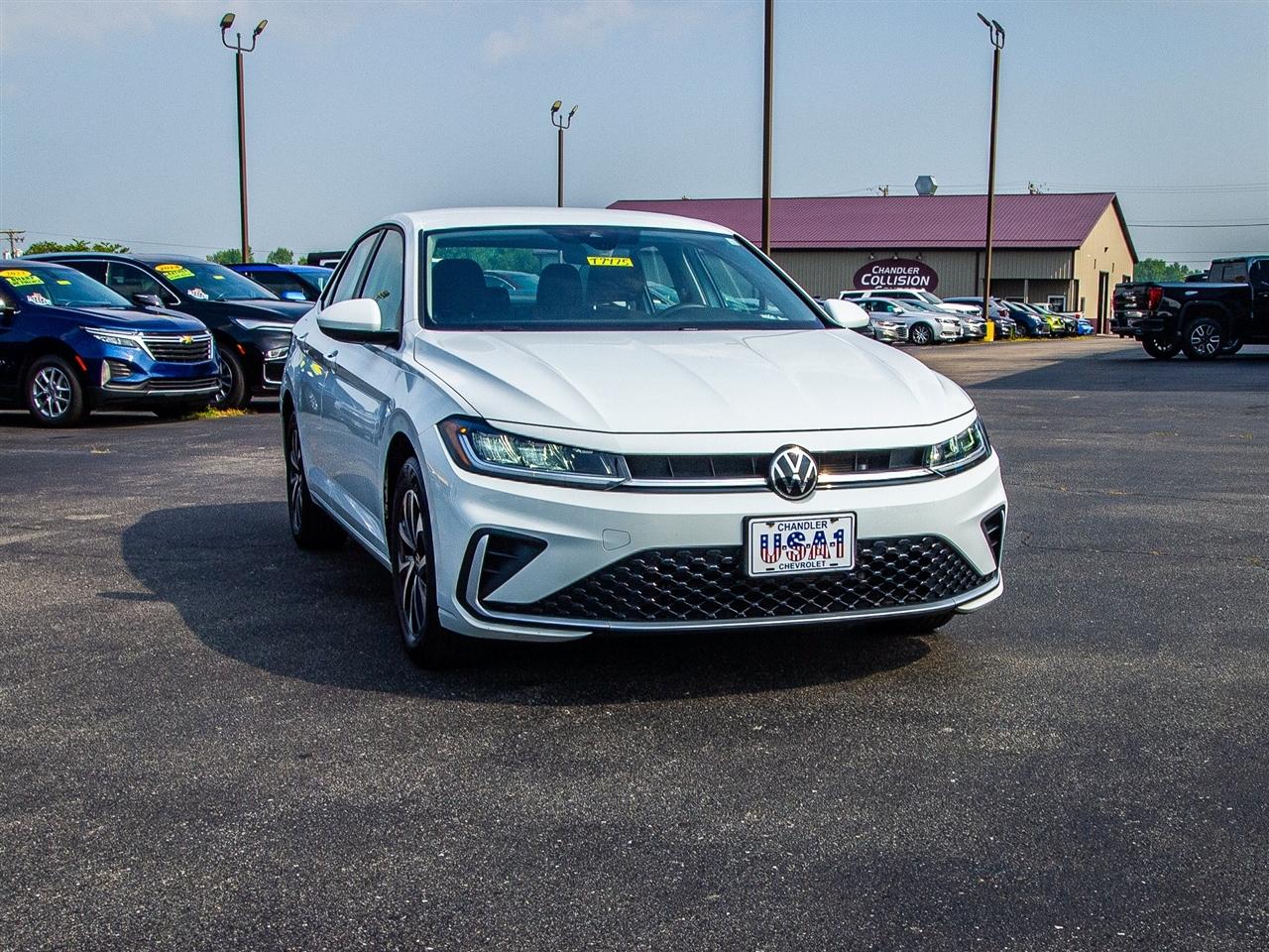 Volkswagen Jetta S Auto 2025
