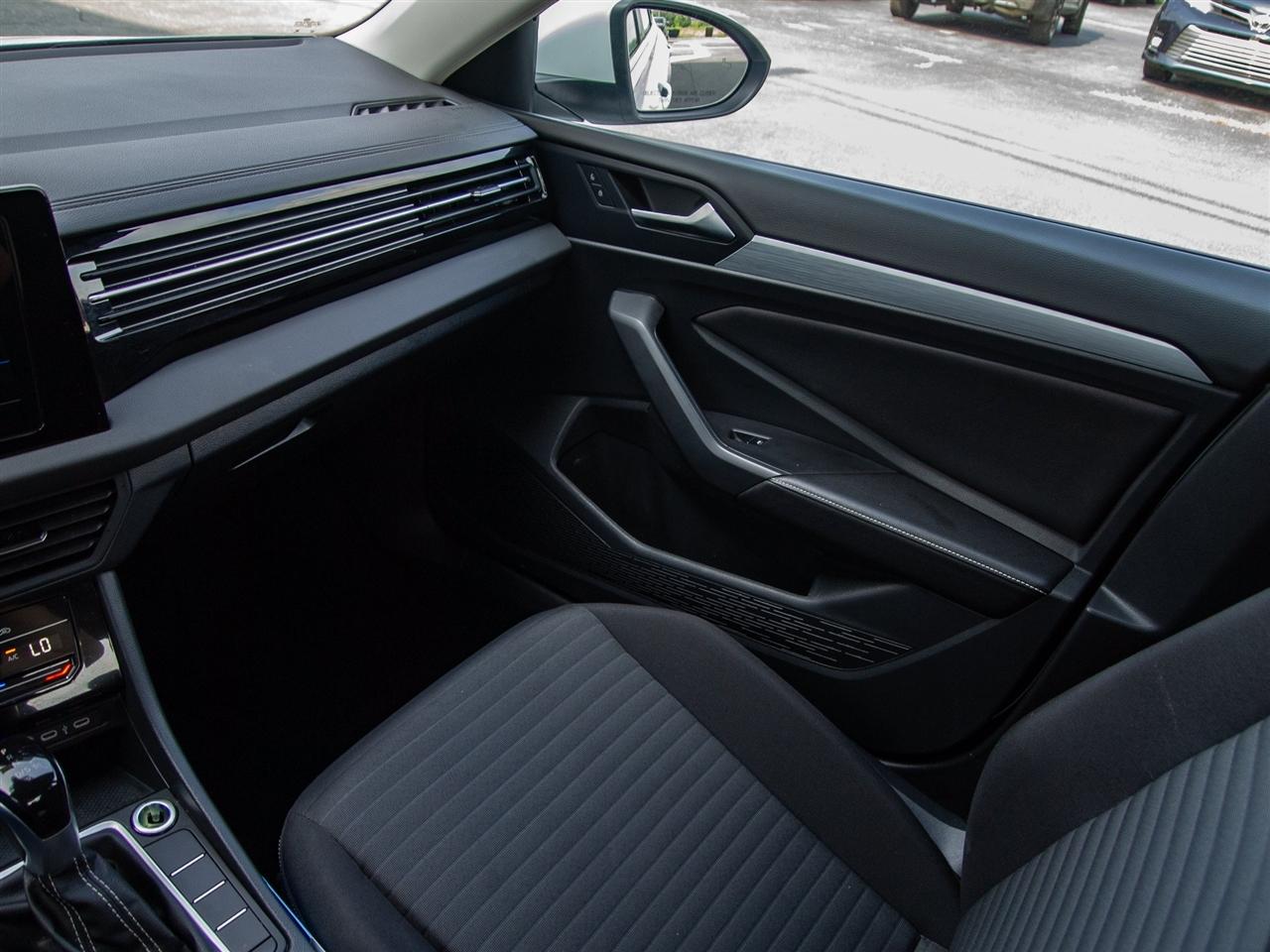Volkswagen Jetta S Auto 2025