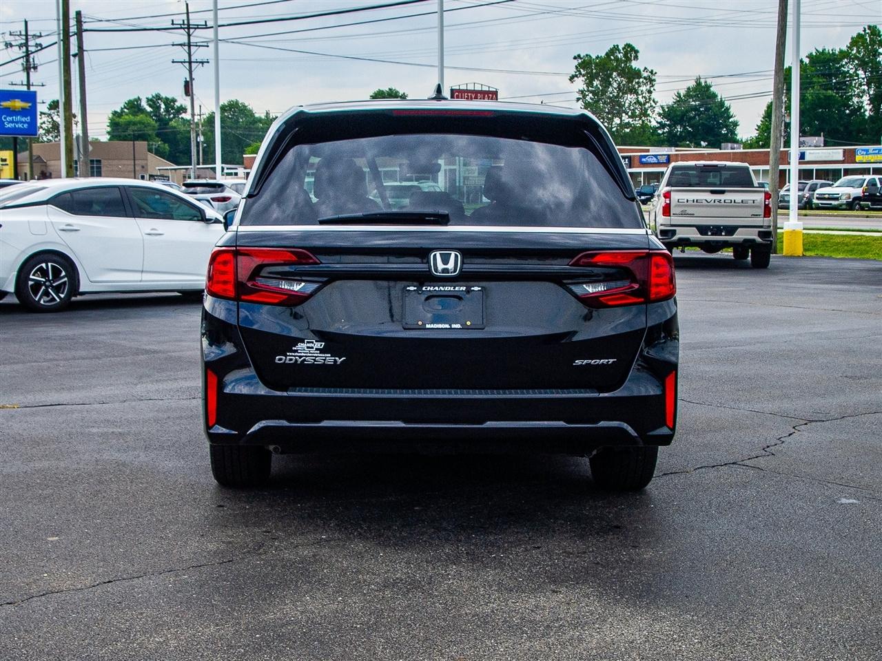 Honda Odyssey Sport-L Auto 2025