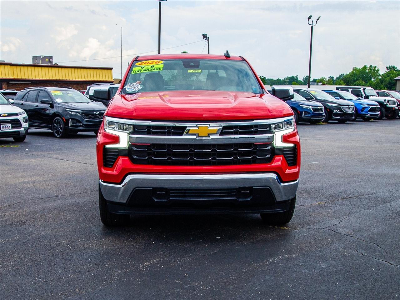 Chevrolet Silverado 1500 4WD Crew Cab 147" LT w/1LT 2026