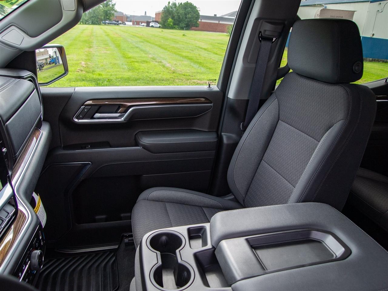 Chevrolet Silverado 1500 4WD Crew Cab 147" LT w/1LT 2026