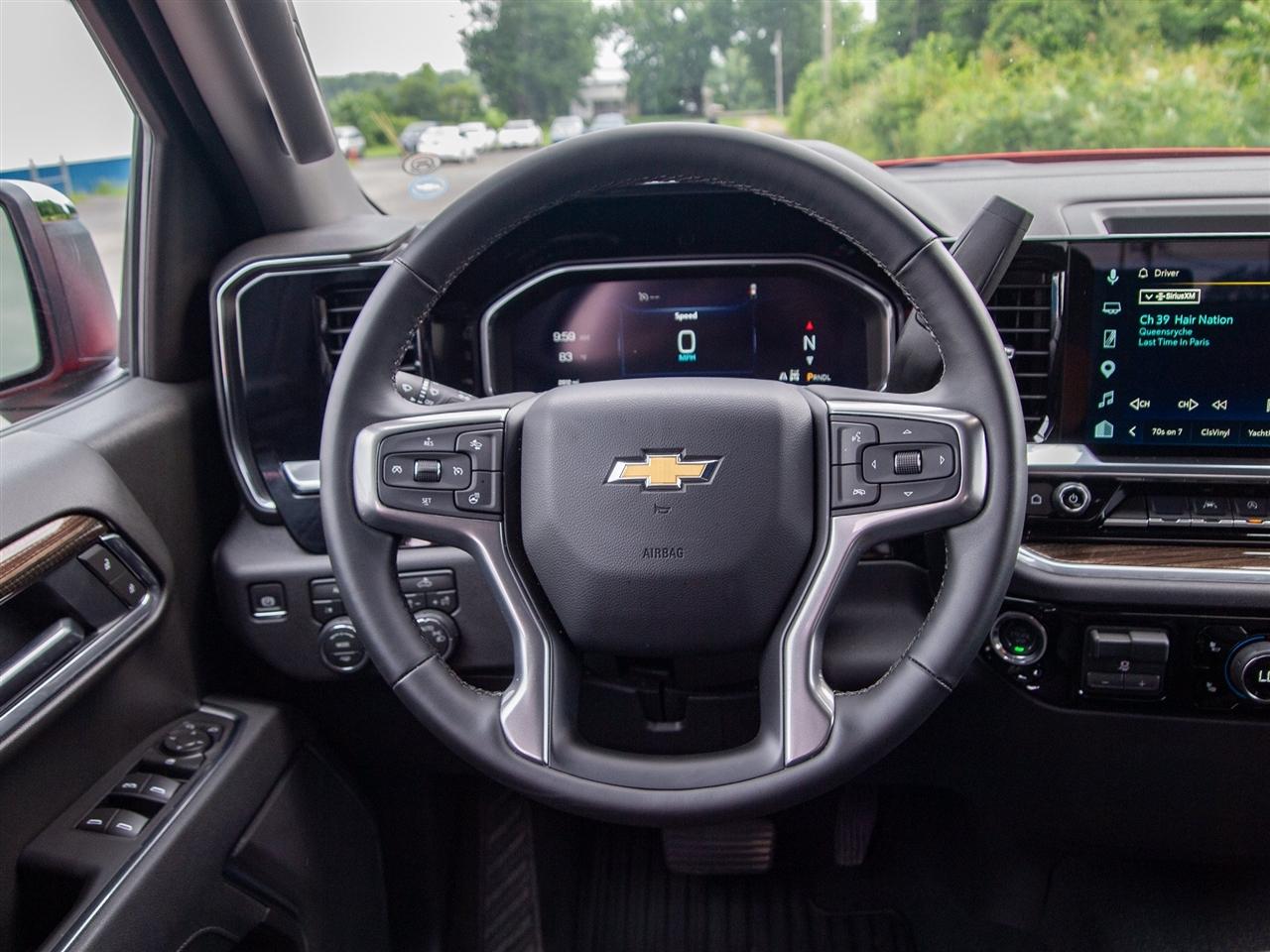 Chevrolet Silverado 1500 4WD Crew Cab 147" LT w/1LT 2026