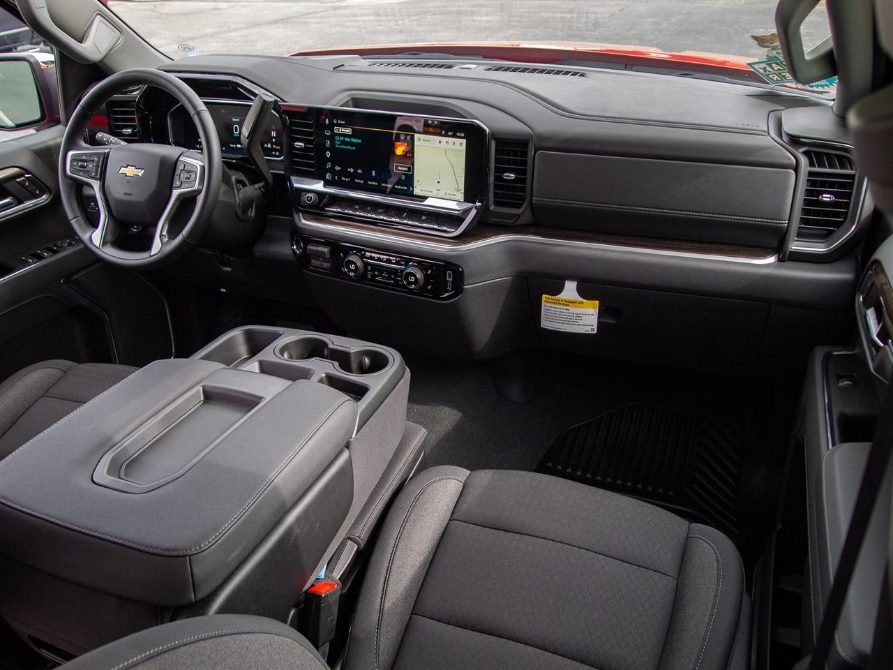 Chevrolet Silverado 1500 4WD Crew Cab 147" LT w/1LT 2026