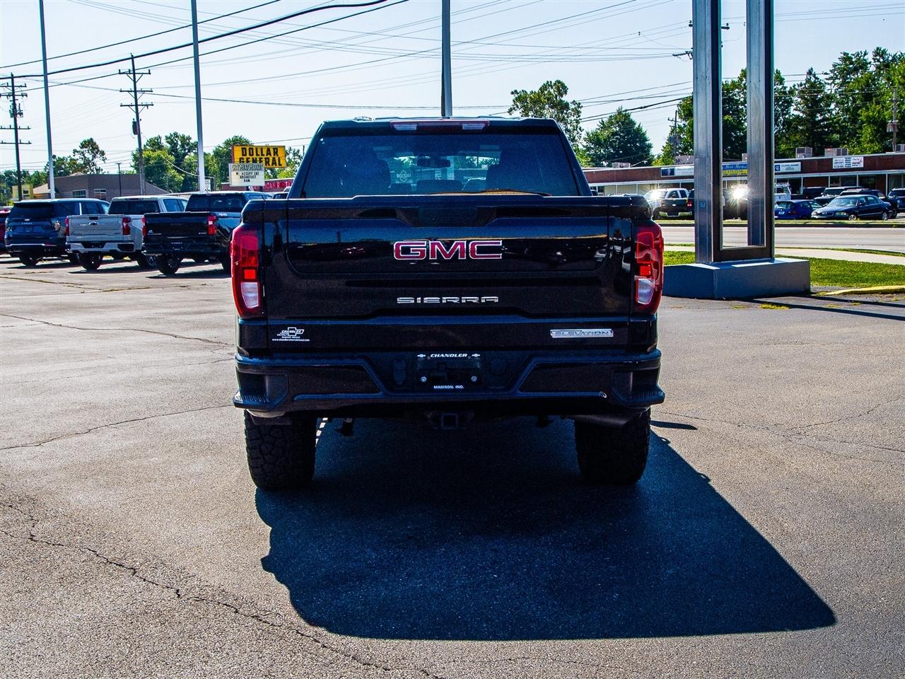 GMC Sierra 1500 4WD Crew Cab 147" Elevation w/3SB 2021