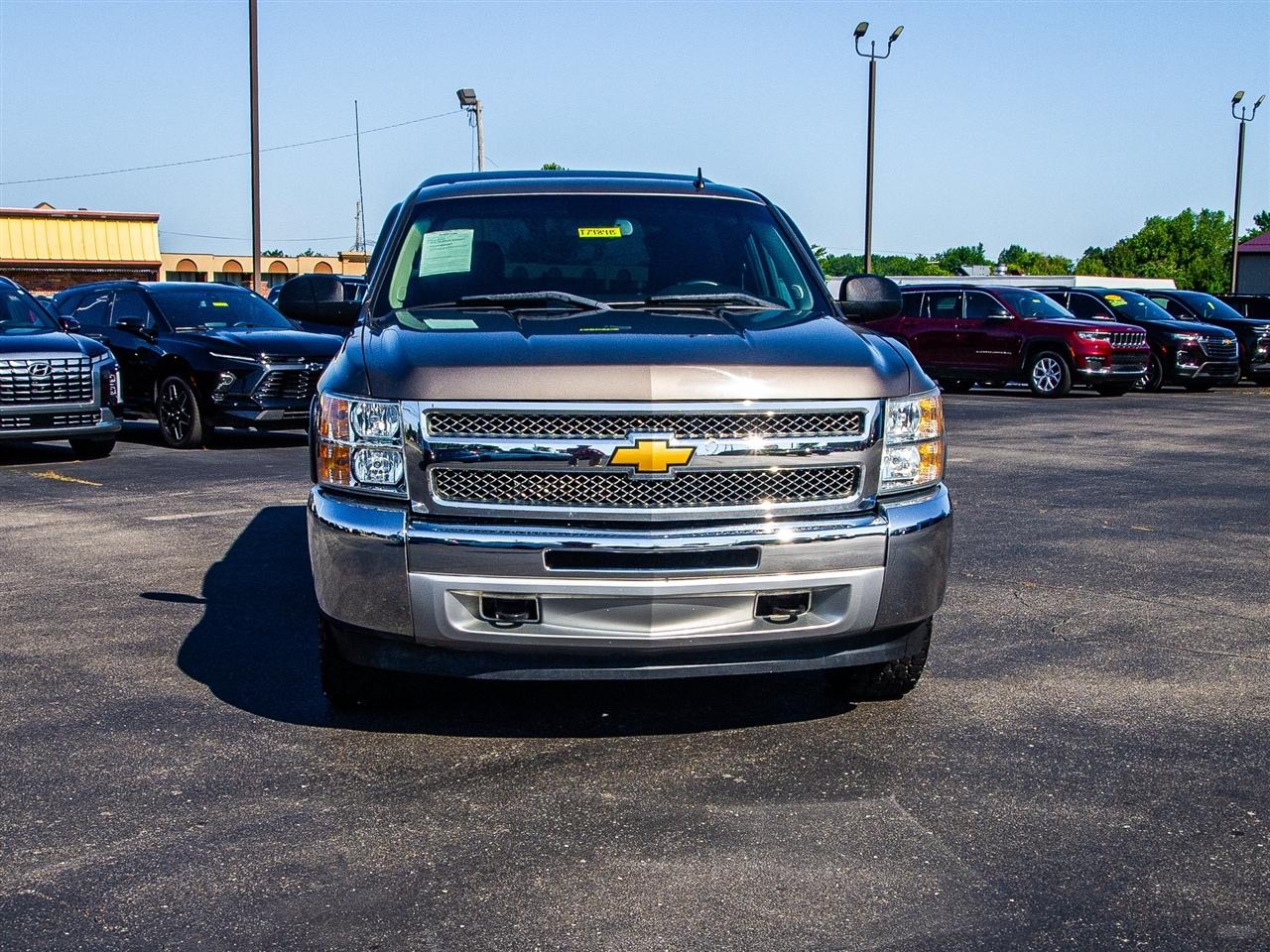 Chevrolet Silverado 1500 4WD Reg Cab 133.0" LT 2012