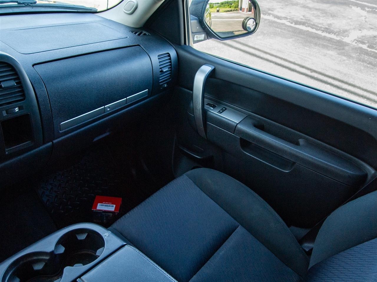 Chevrolet Silverado 1500 4WD Reg Cab 133.0" LT 2012