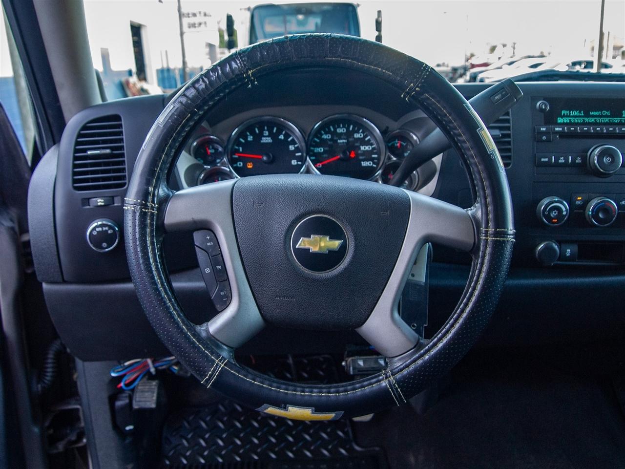 Chevrolet Silverado 1500 4WD Reg Cab 133.0" LT 2012