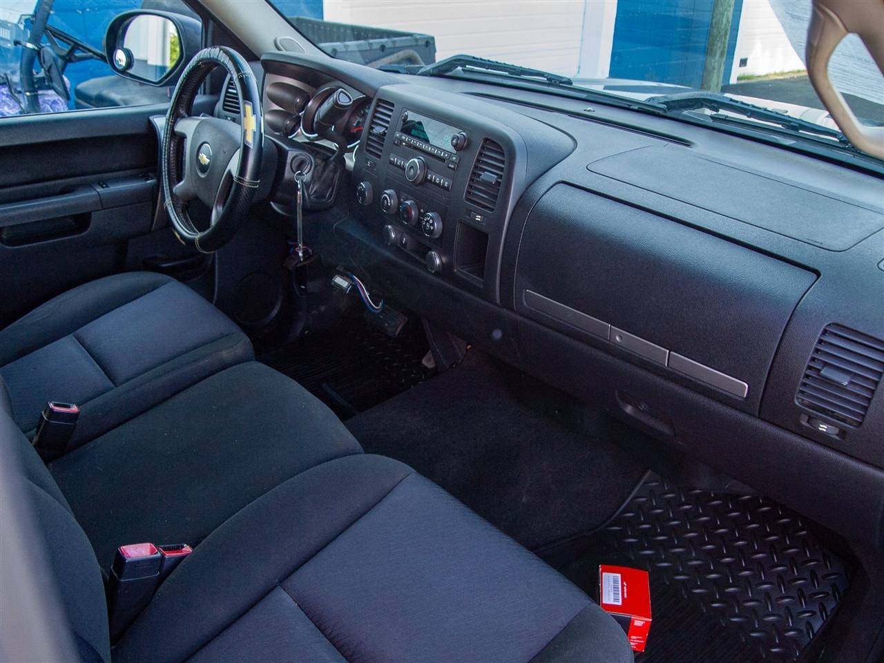 Chevrolet Silverado 1500 4WD Reg Cab 133.0" LT 2012