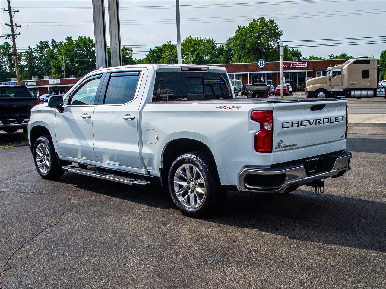 Chevrolet Silverado 1500 4WD Crew Cab 147" LTZ 2020