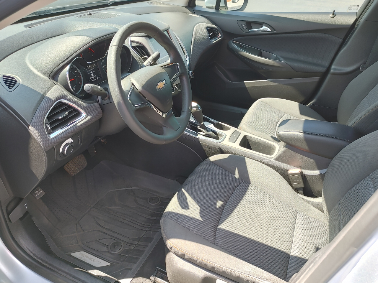 2018 Chevrolet Cruze LS photo 7