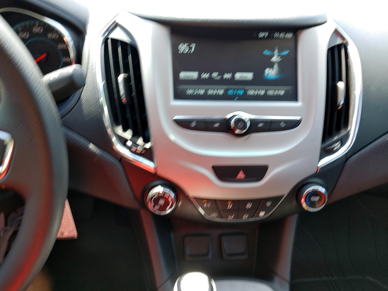 2018 Chevrolet Cruze LS photo 10