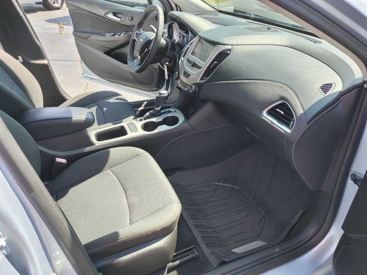 2018 Chevrolet Cruze LS photo 14