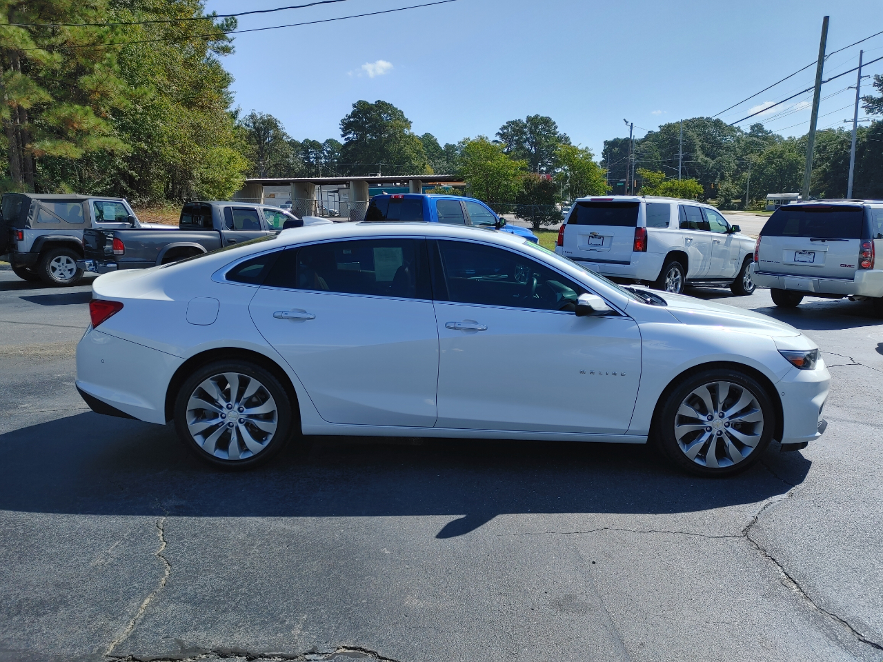 2017 Chevrolet Malibu Premier photo 2