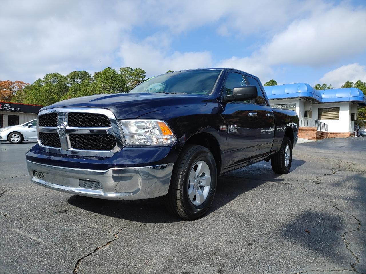 2017 RAM 1500 SLT 4x4 Quad Cab 6'4" Box