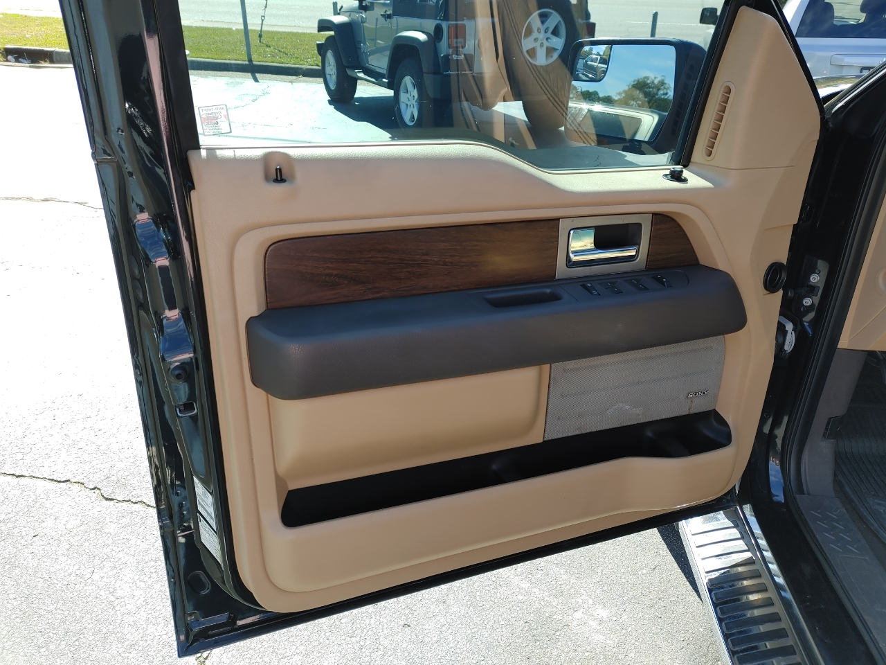 Ford F-150 4WD SuperCrew 157" Lariat 2013 Ford F-150 4WD SuperCrew 157" Lariat 2013