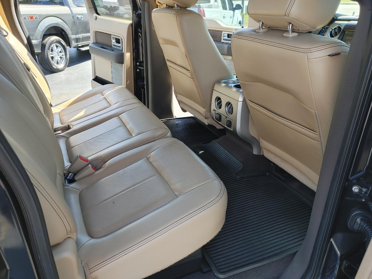 Ford F-150 4WD SuperCrew 157" Lariat 2013 Ford F-150 4WD SuperCrew 157" Lariat 2013