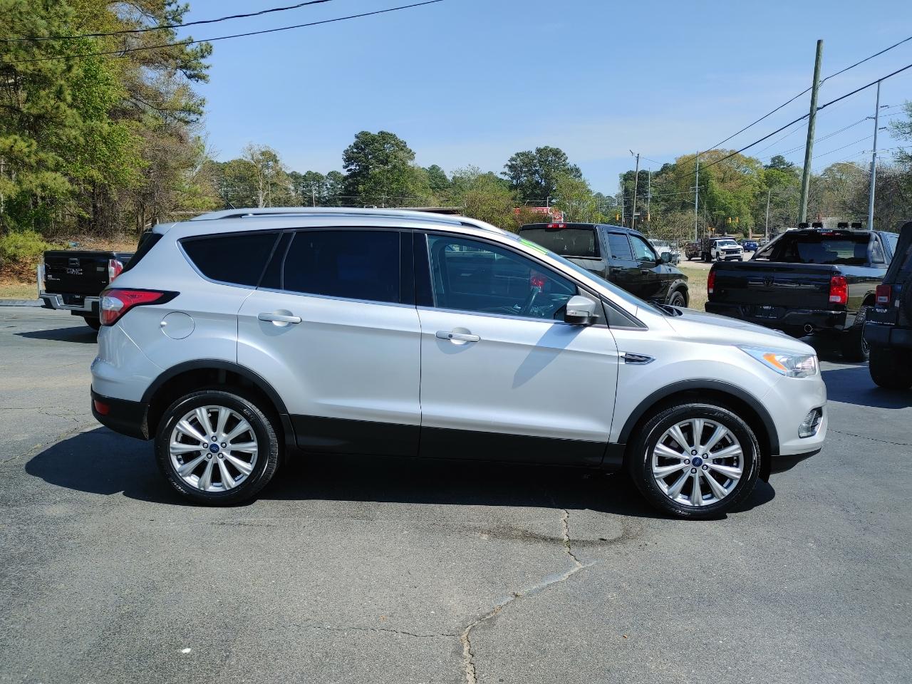 Ford Escape Titanium 4WD 2017