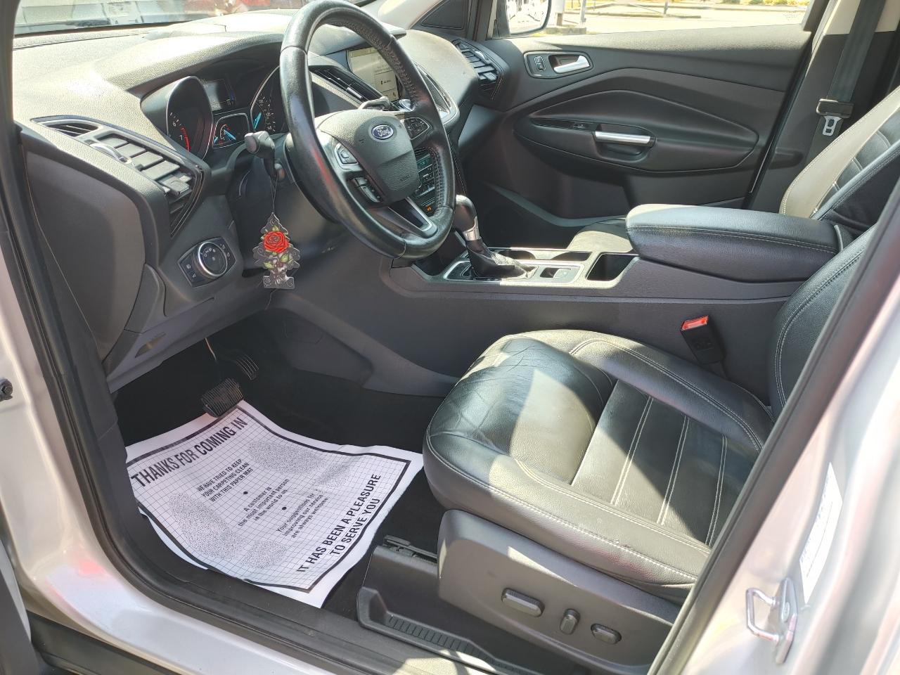 Ford Escape Titanium 4WD 2017