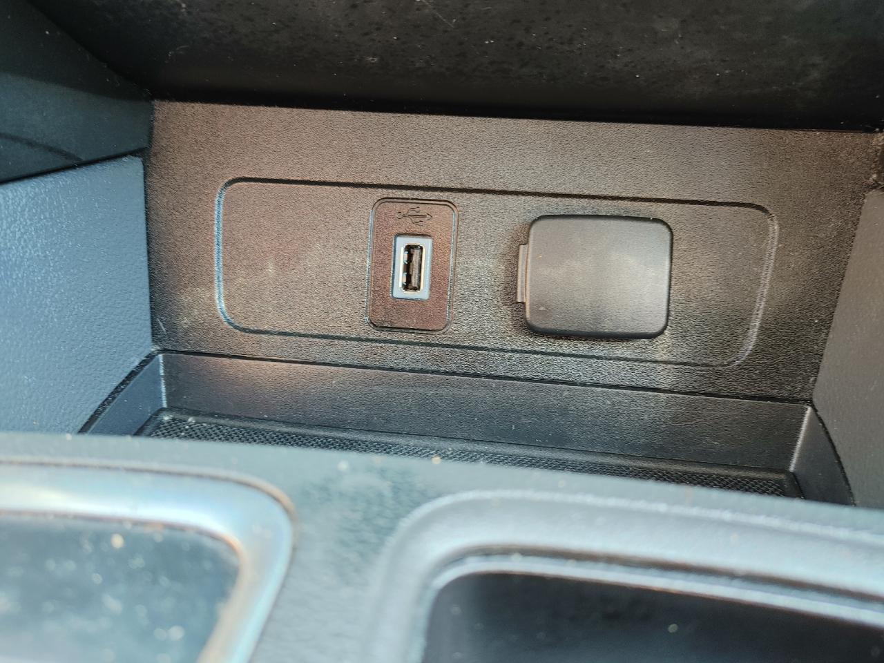 Ford Escape Titanium 4WD 2017