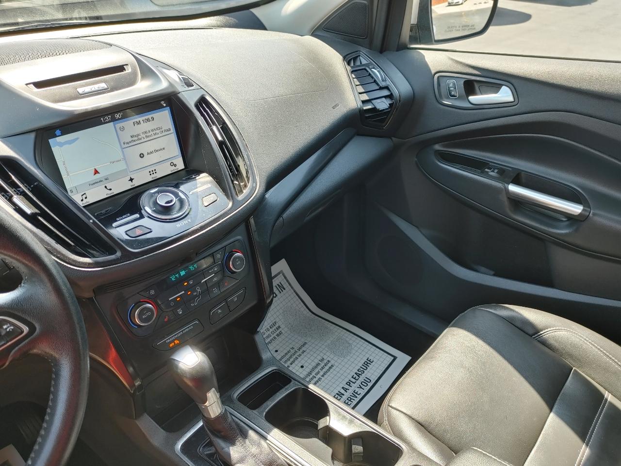 Ford Escape Titanium 4WD 2017