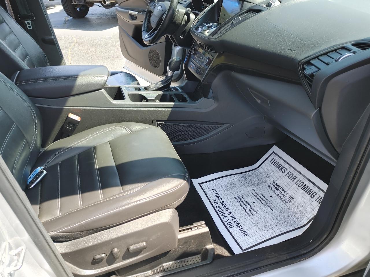 Ford Escape Titanium 4WD 2017