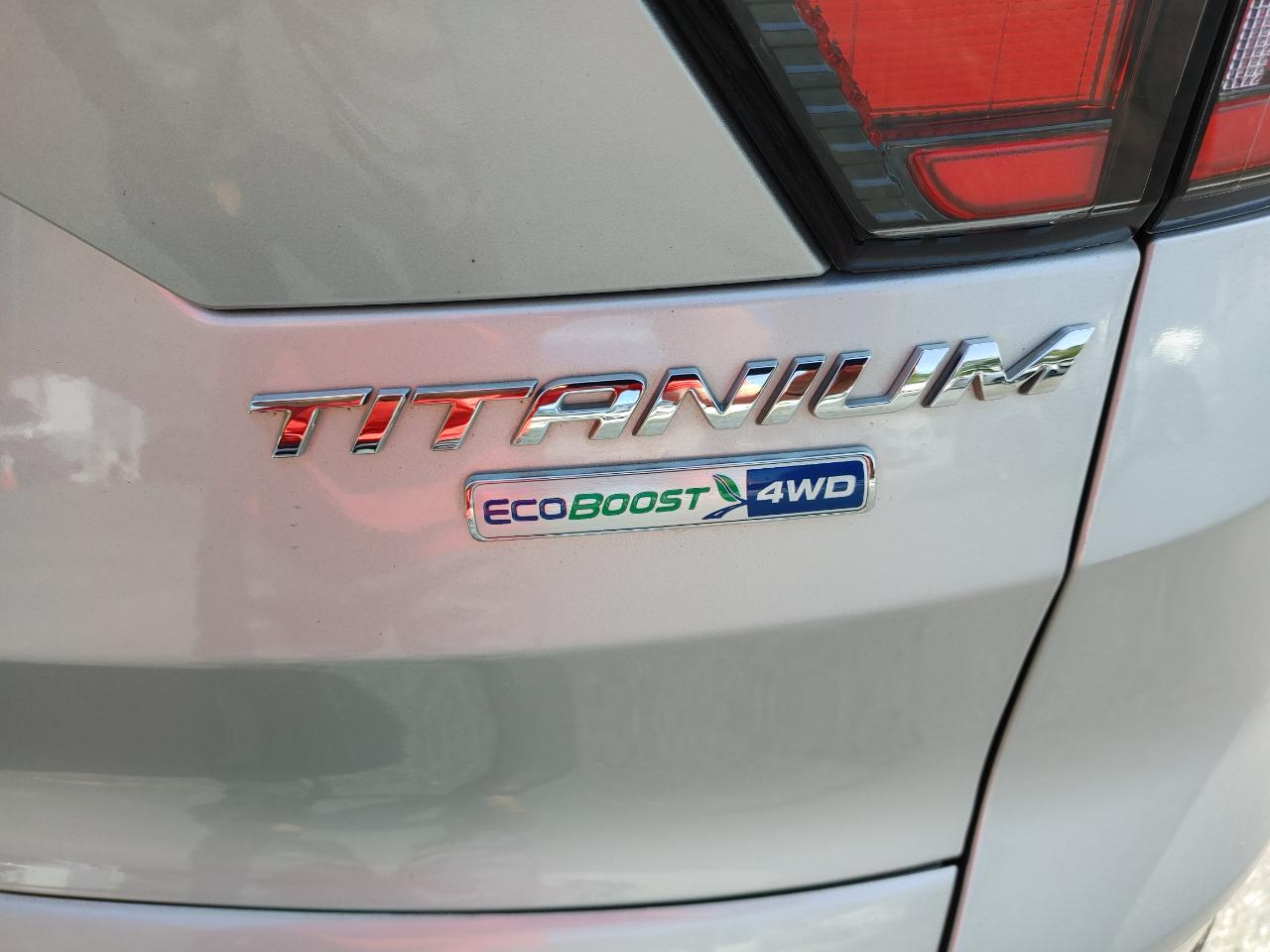 Ford Escape Titanium 4WD 2017