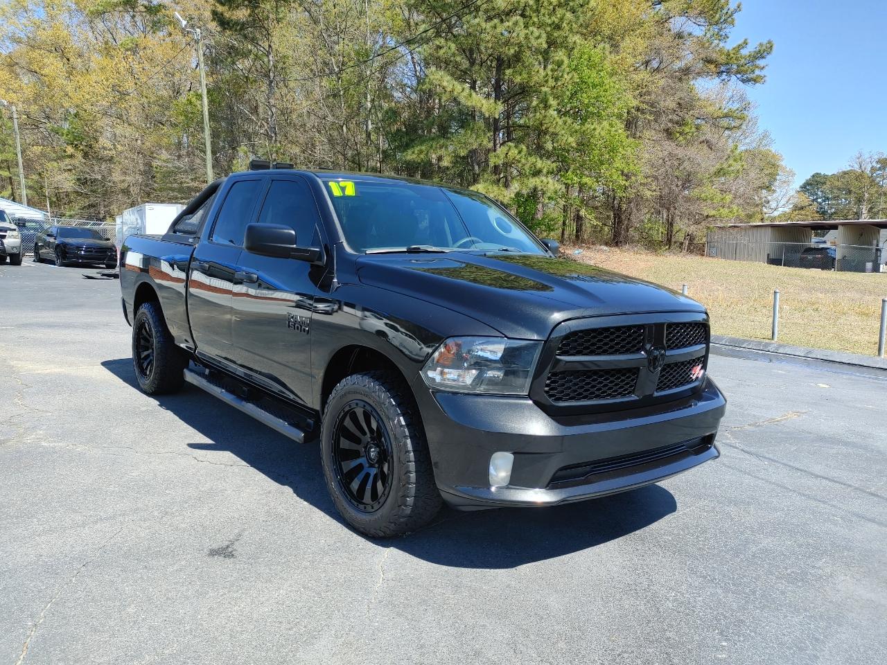 RAM 1500 Express 4x4 Quad Cab 6'4" Box 2017