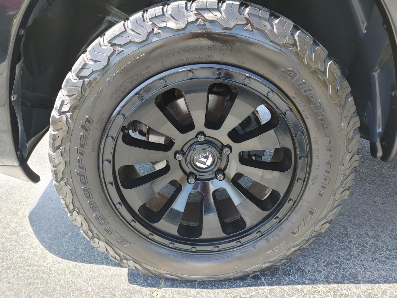 RAM 1500 Express 4x4 Quad Cab 6'4" Box 2017