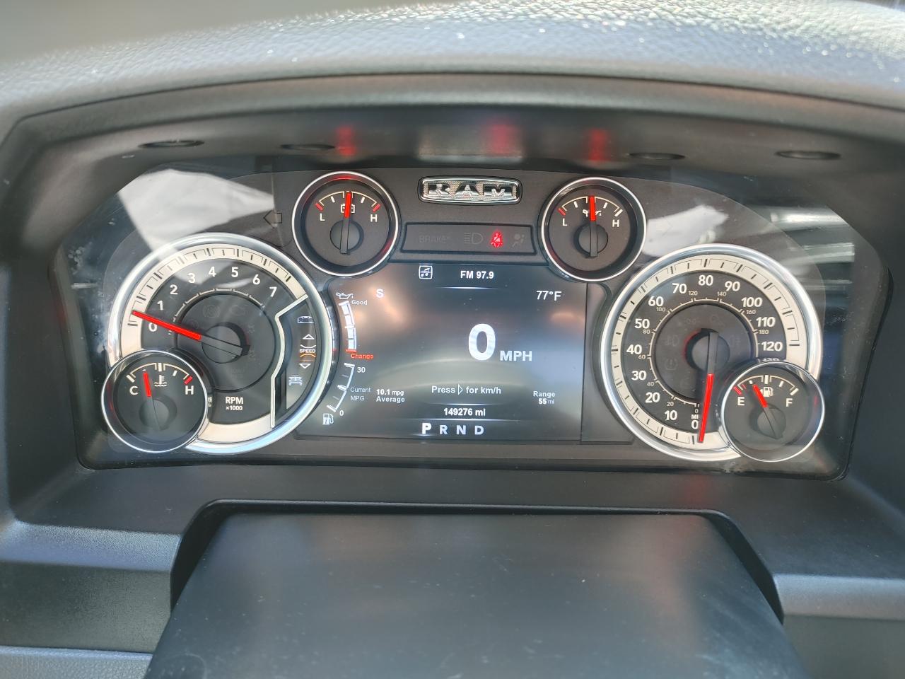 RAM 1500 Express 4x4 Quad Cab 6'4" Box 2017